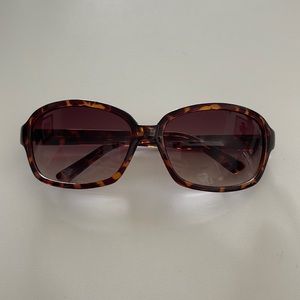Woman sunglasses